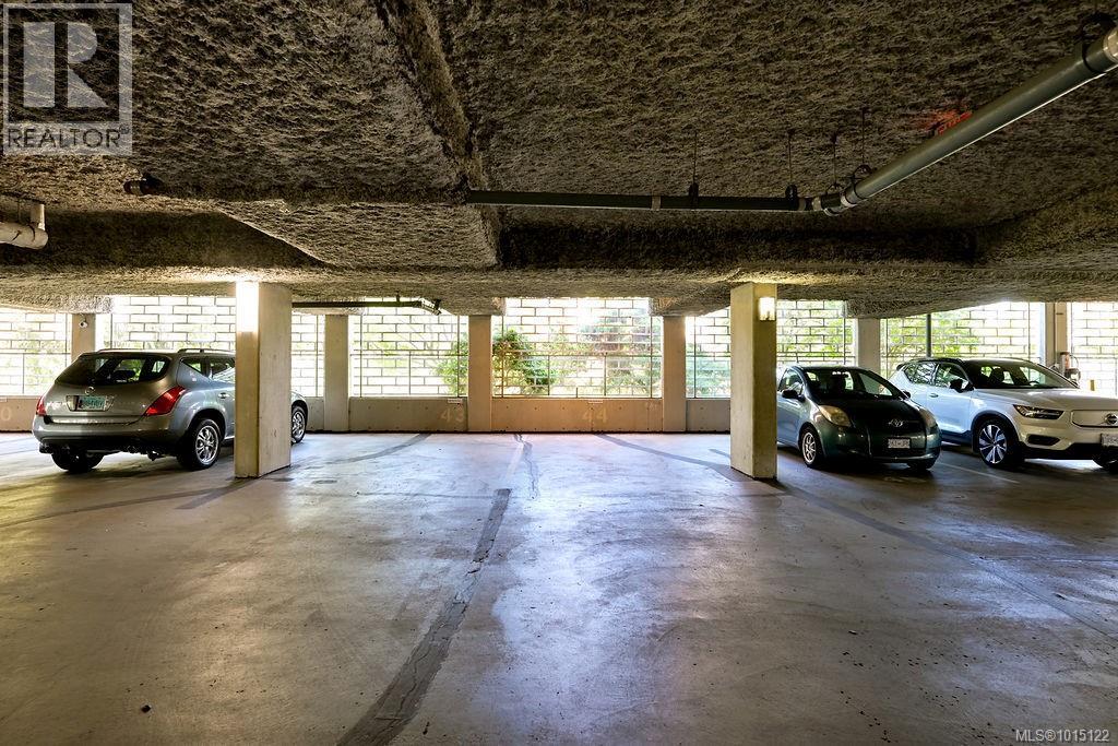 405 1033 Belmont Ave