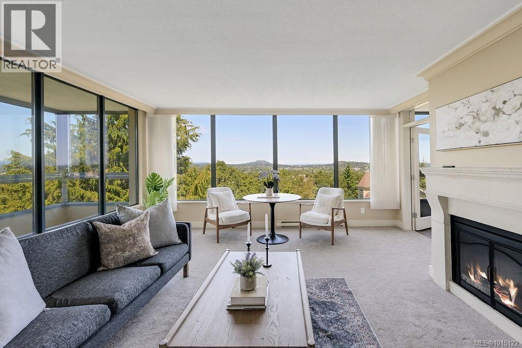 405 1033 Belmont Ave