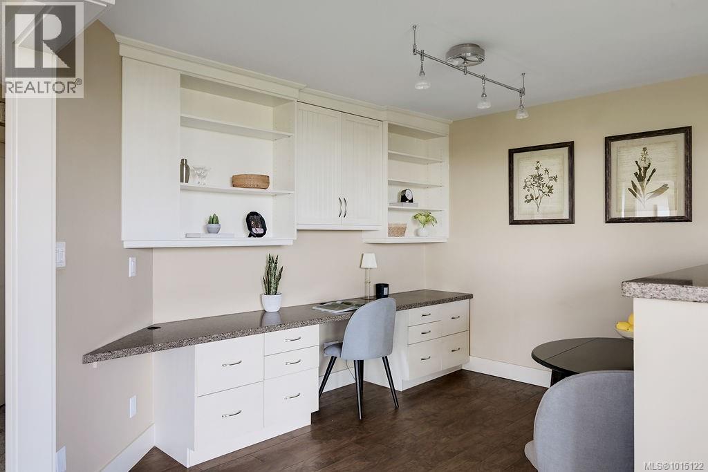 405 1033 Belmont Ave