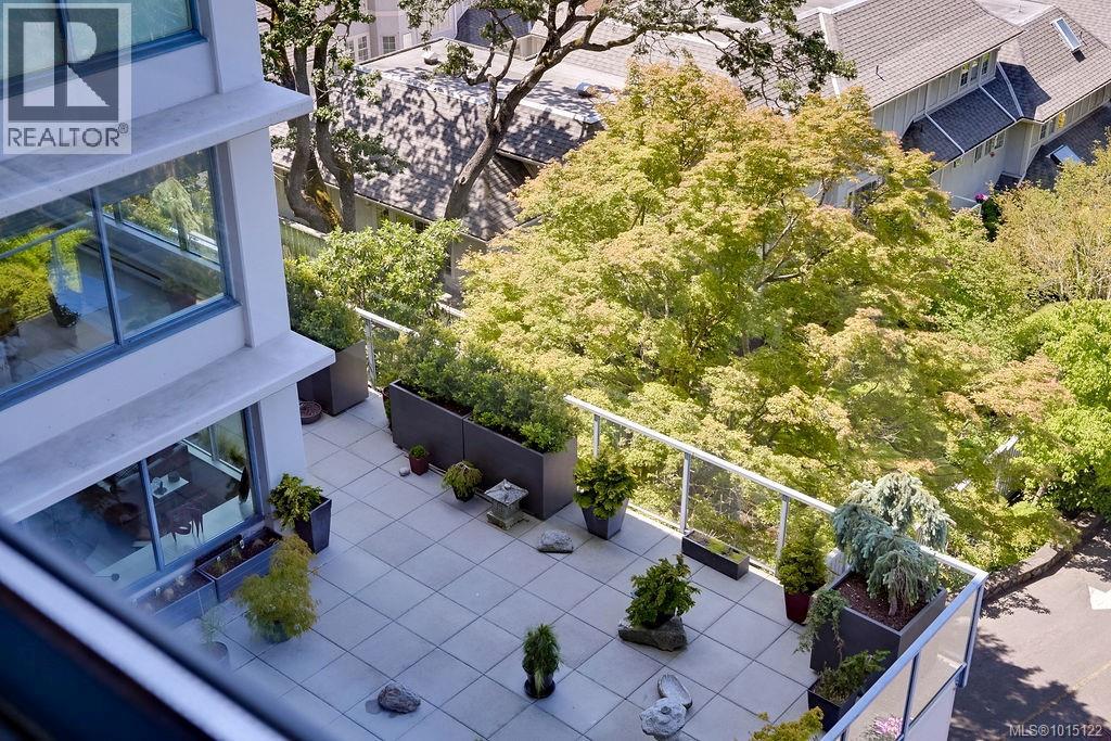 405 1033 Belmont Ave