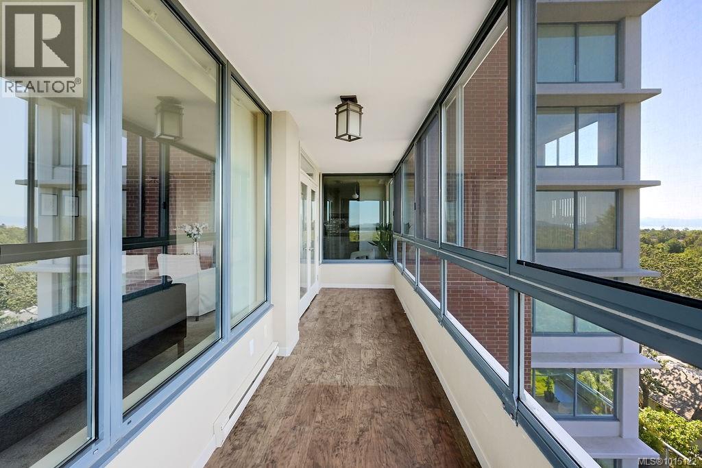 405 1033 Belmont Ave