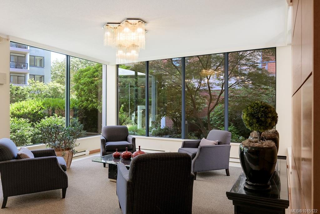 1033 Belmont Ave # 405