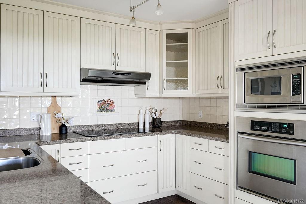 1033 Belmont Ave # 405