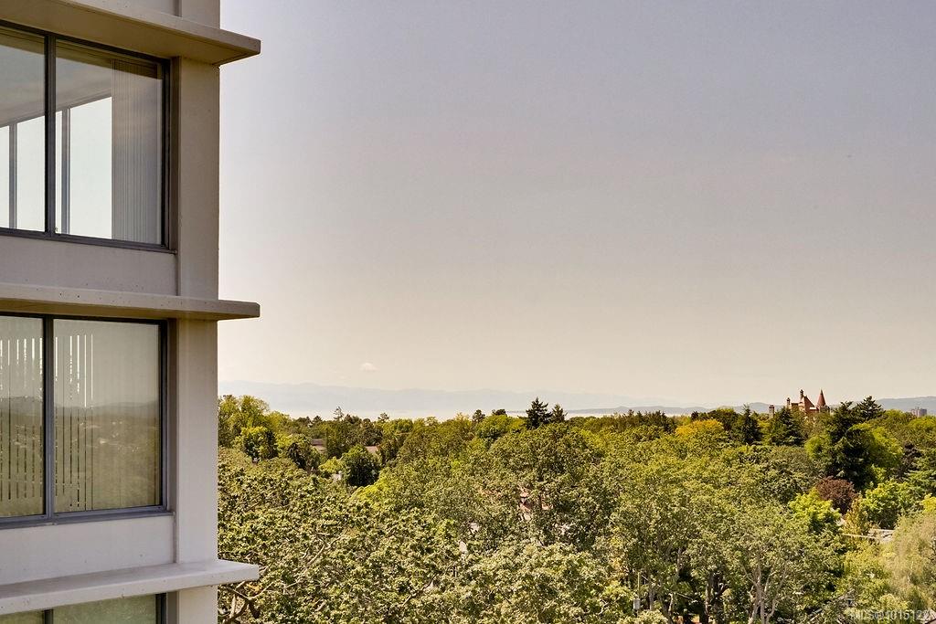 1033 Belmont Ave # 405