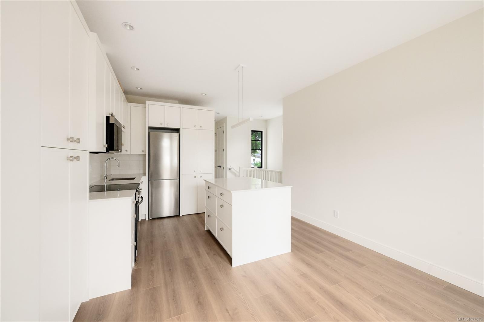 1039 Falkland Rd