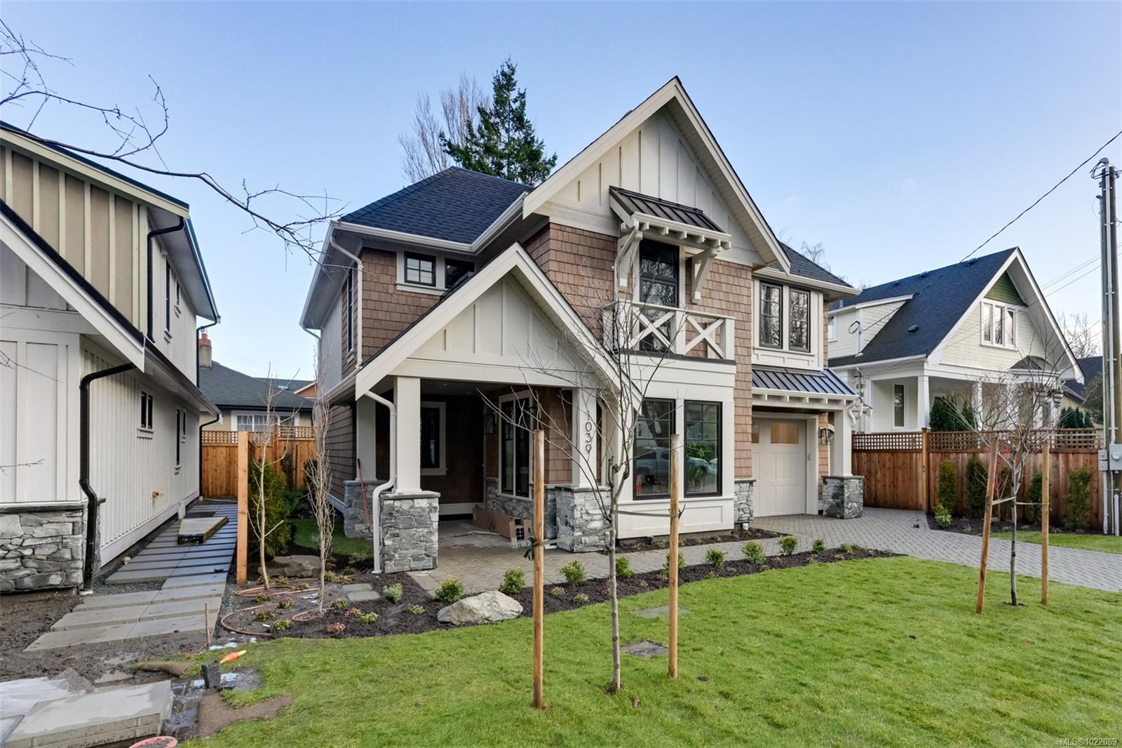 1039 Falkland Rd