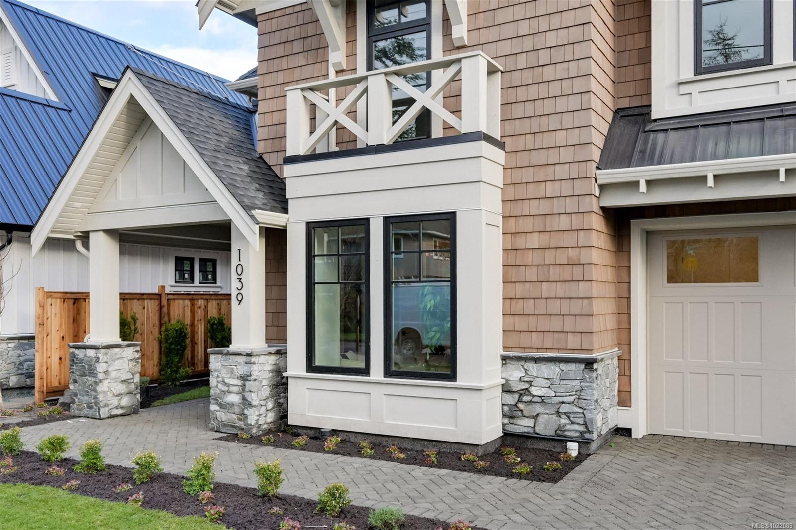 1039 Falkland Rd