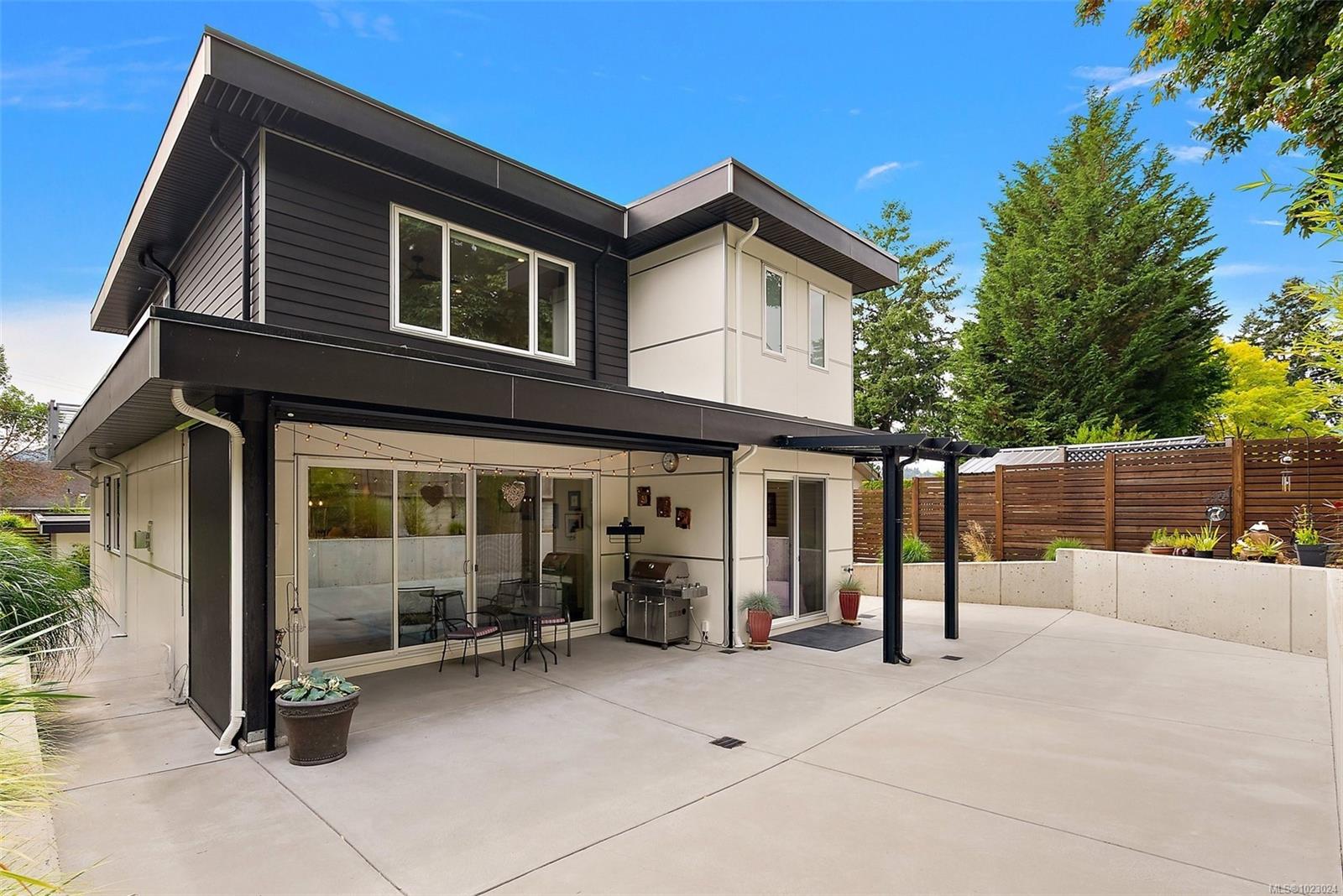 772 Harding Lane