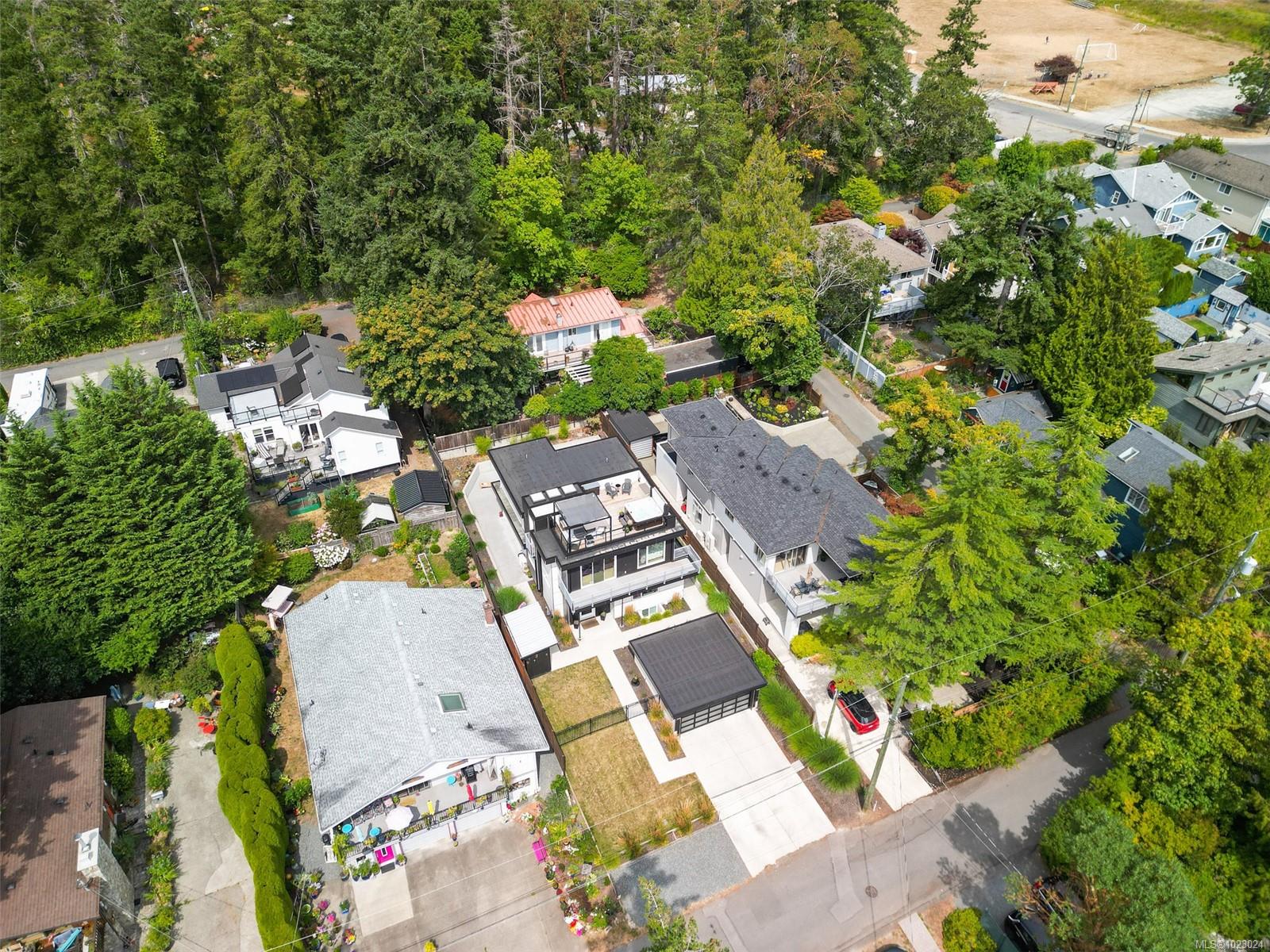 772 Harding Lane