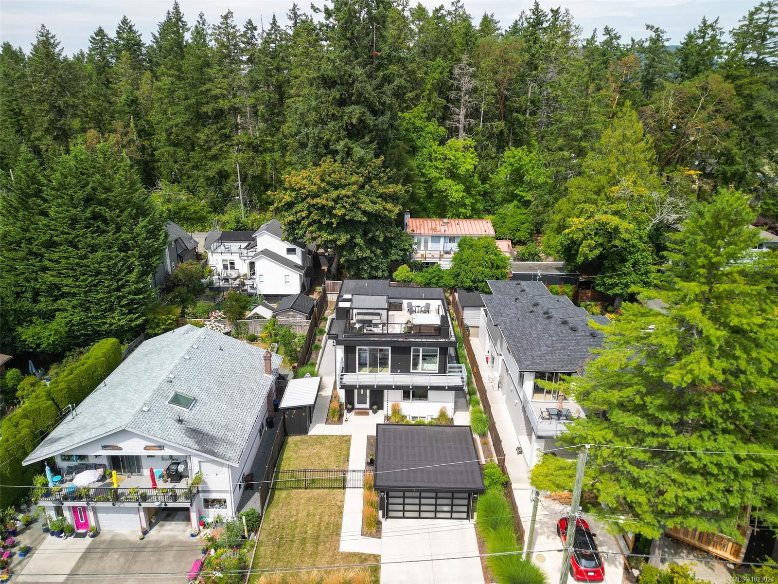 772 Harding Lane