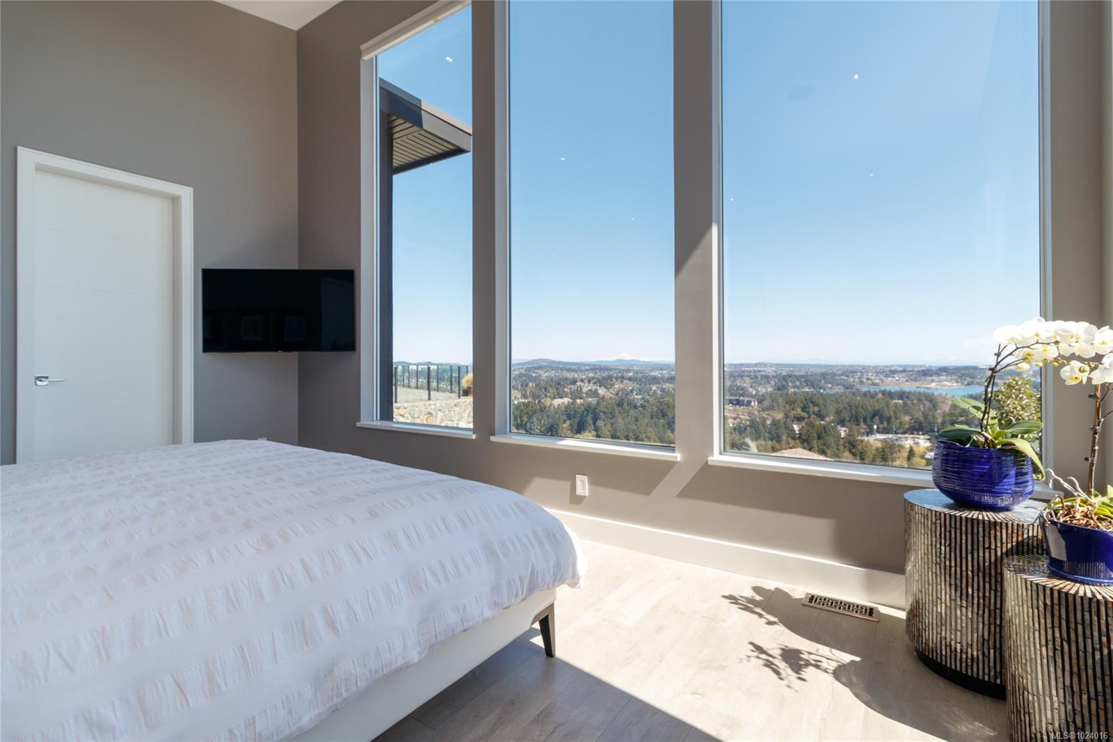 2713 Goldstone Hts