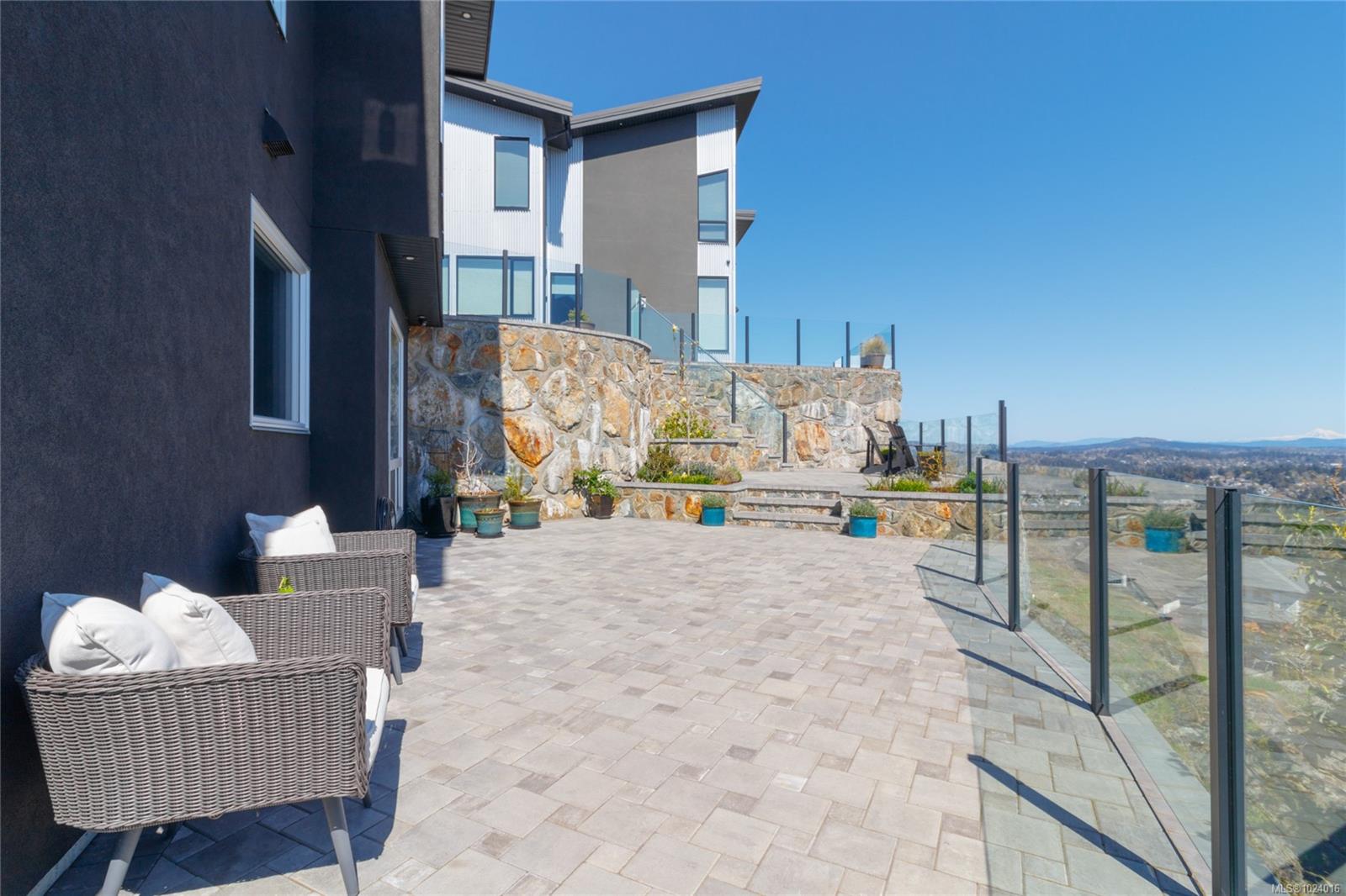 2713 Goldstone Hts