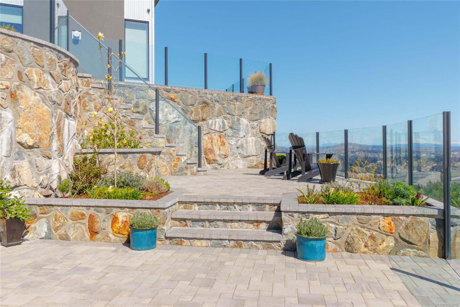 2713 Goldstone Hts
