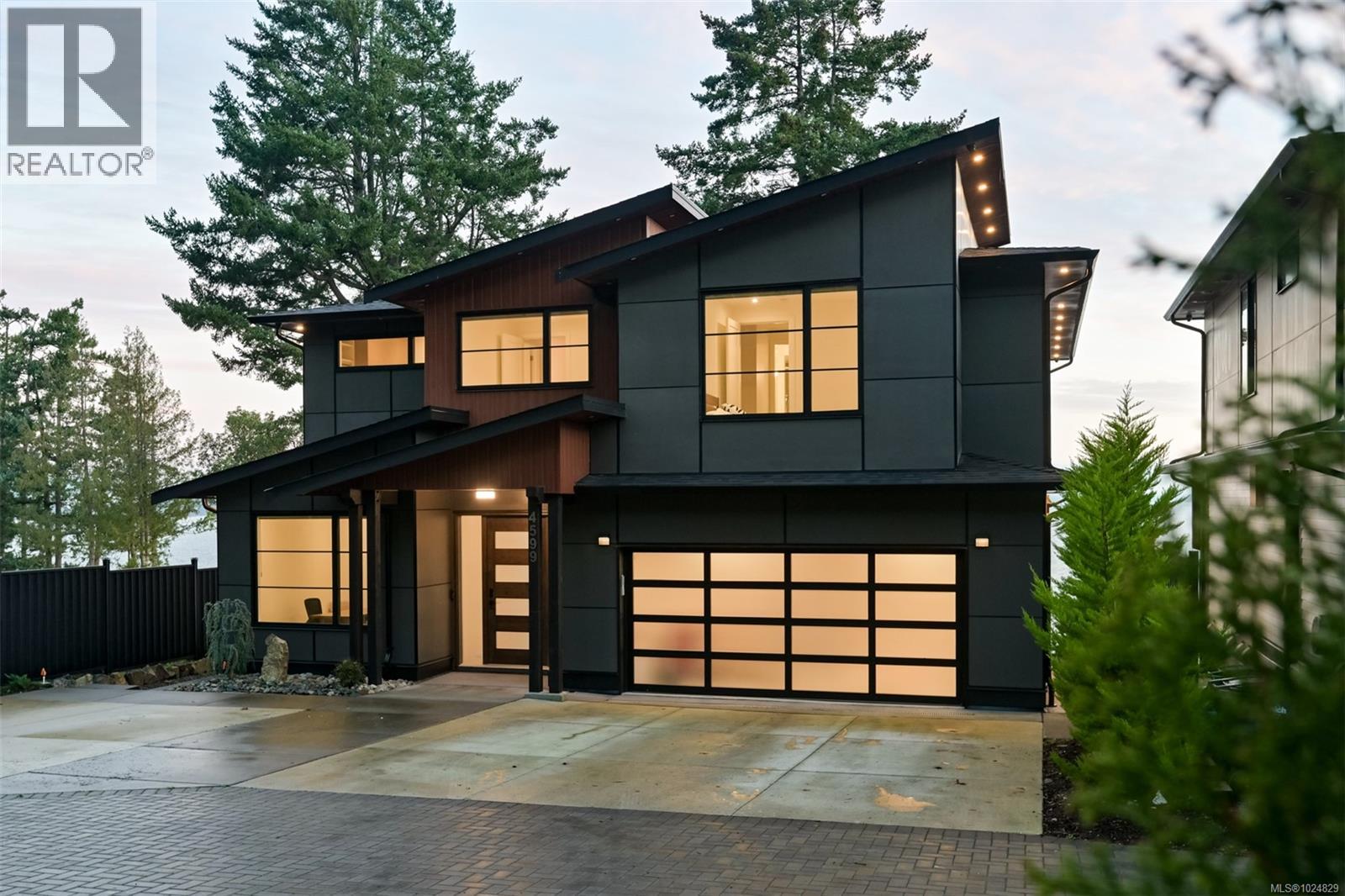 4599 Cordova Bay Rd