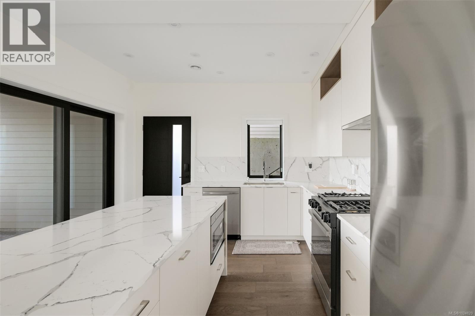 4599 Cordova Bay Rd