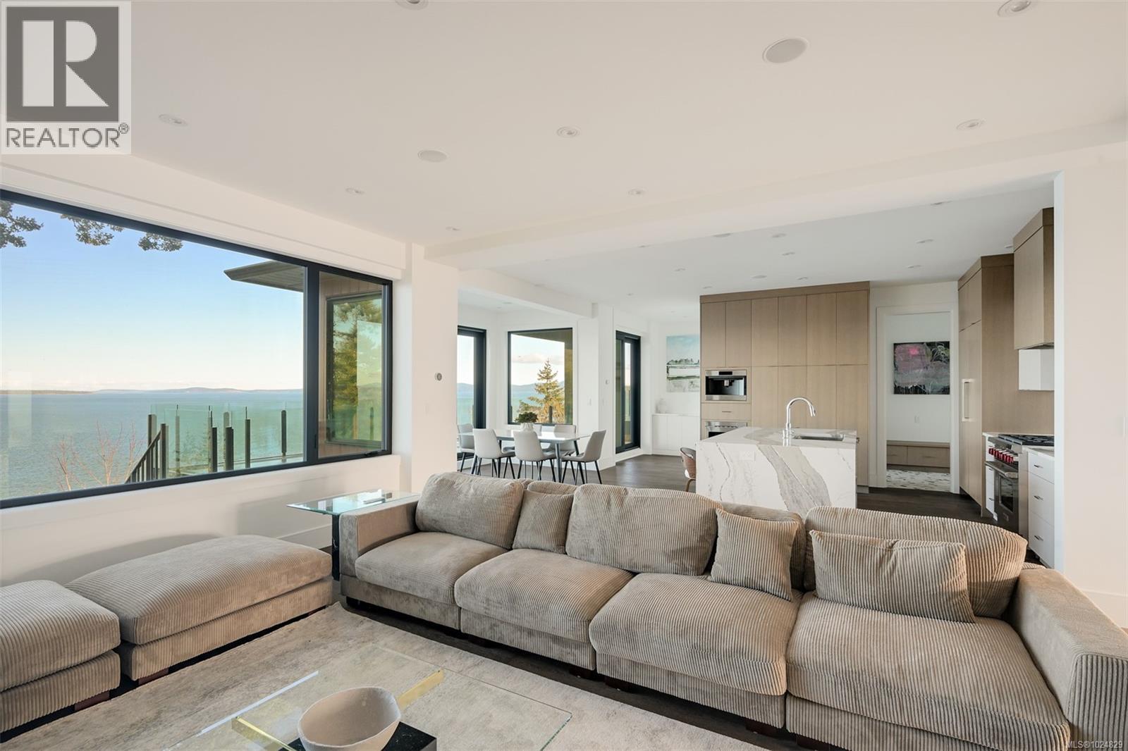 4599 Cordova Bay Rd