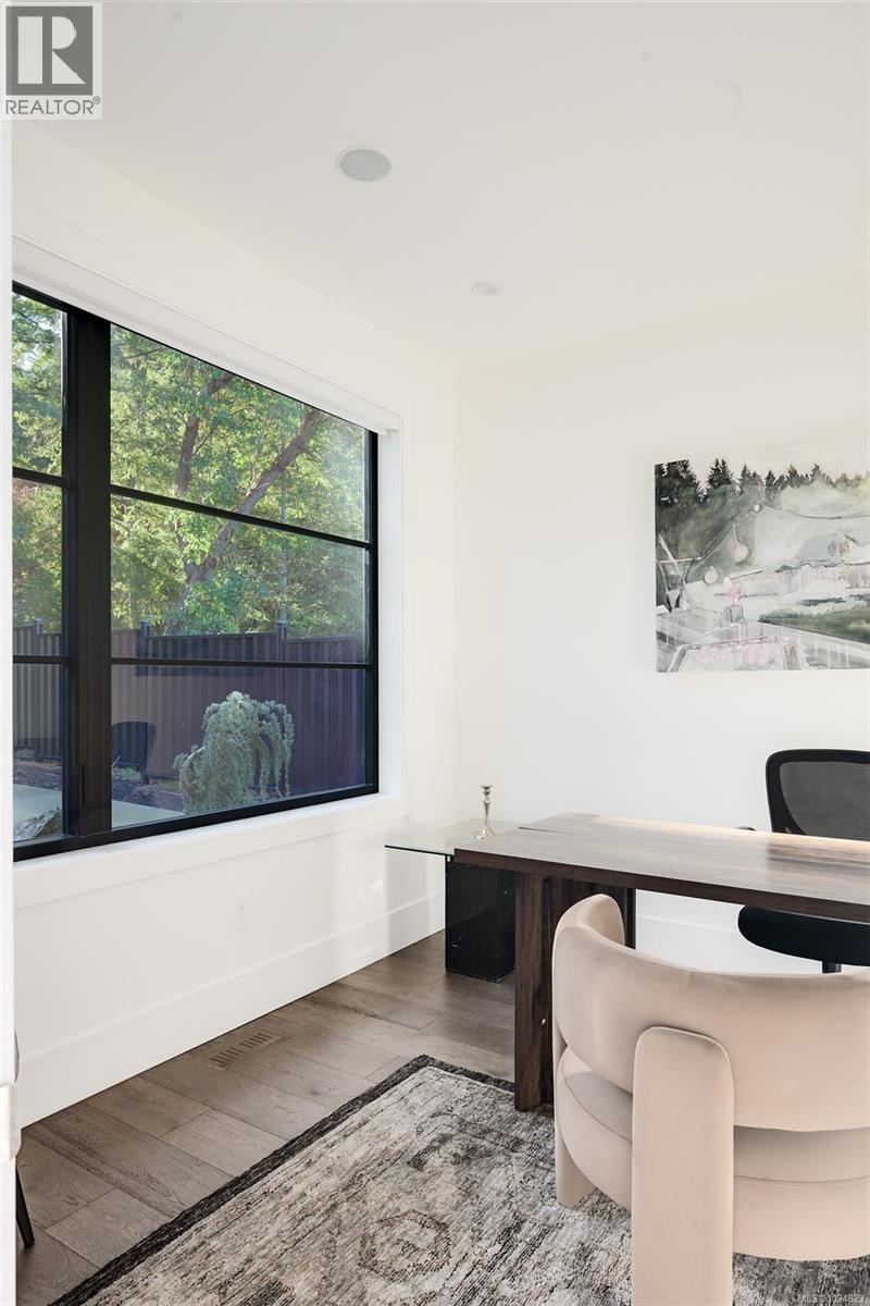 4599 Cordova Bay Rd
