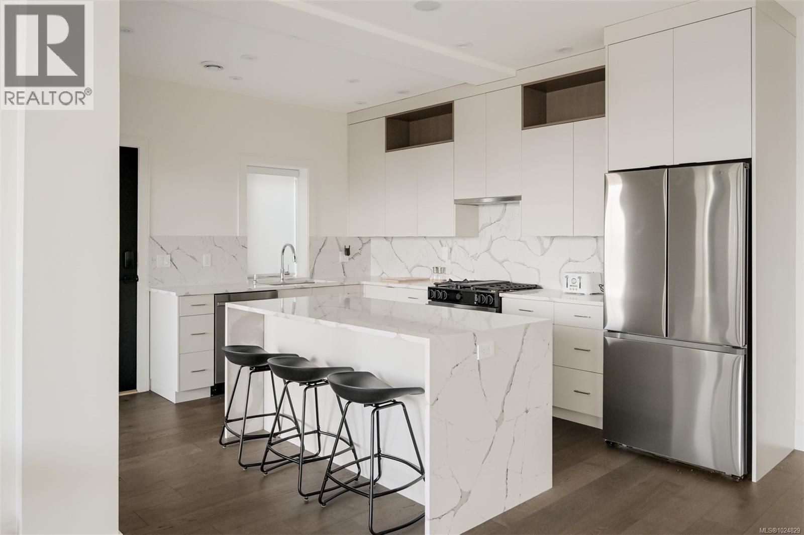 4599 Cordova Bay Rd
