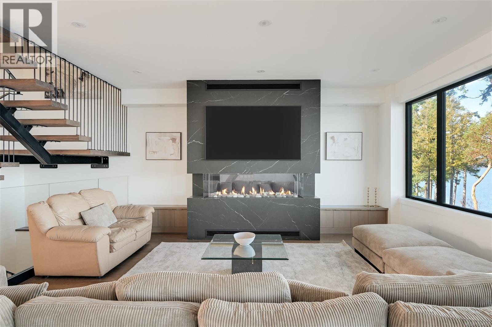 4599 Cordova Bay Rd