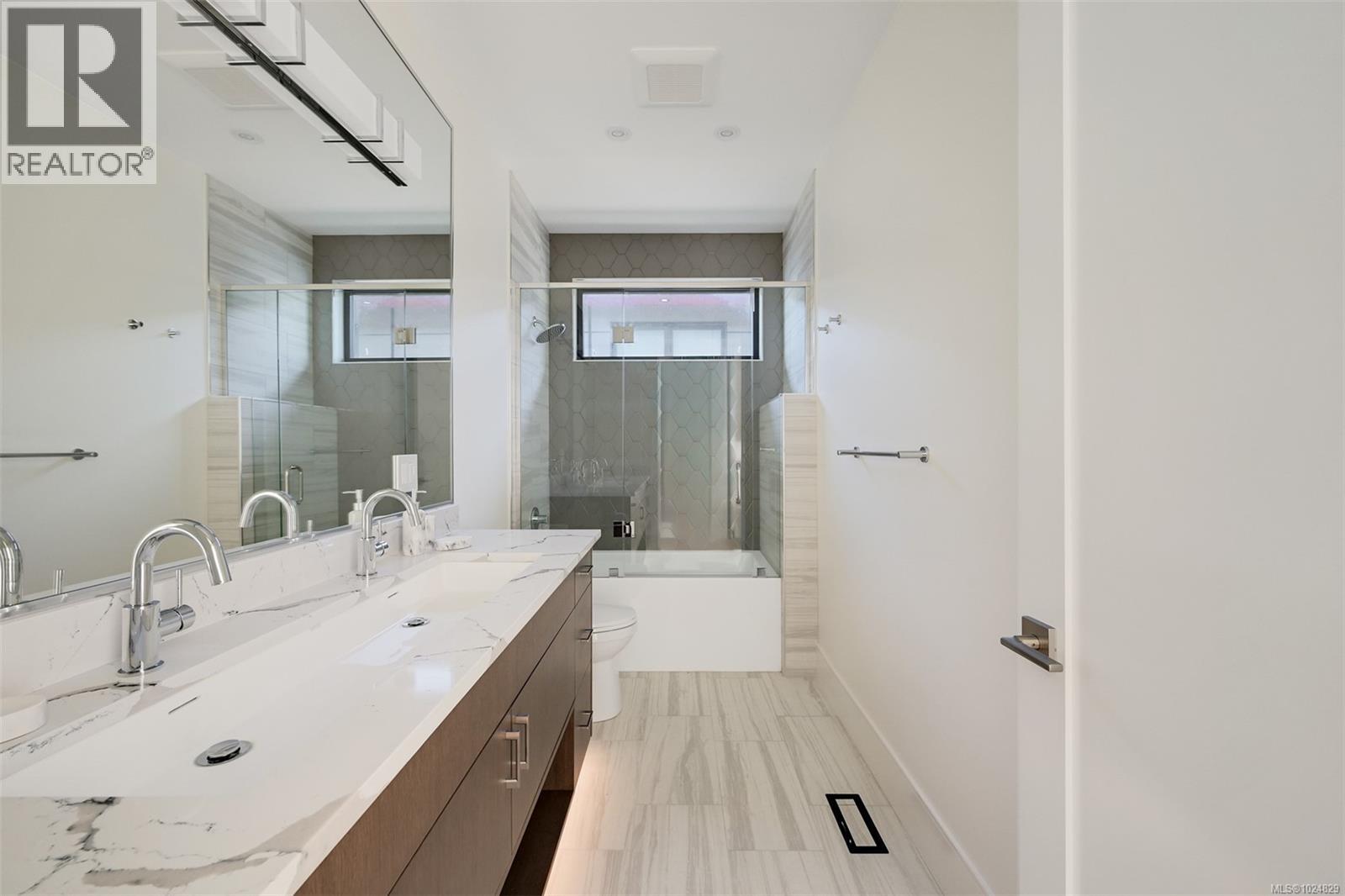 4599 Cordova Bay Rd