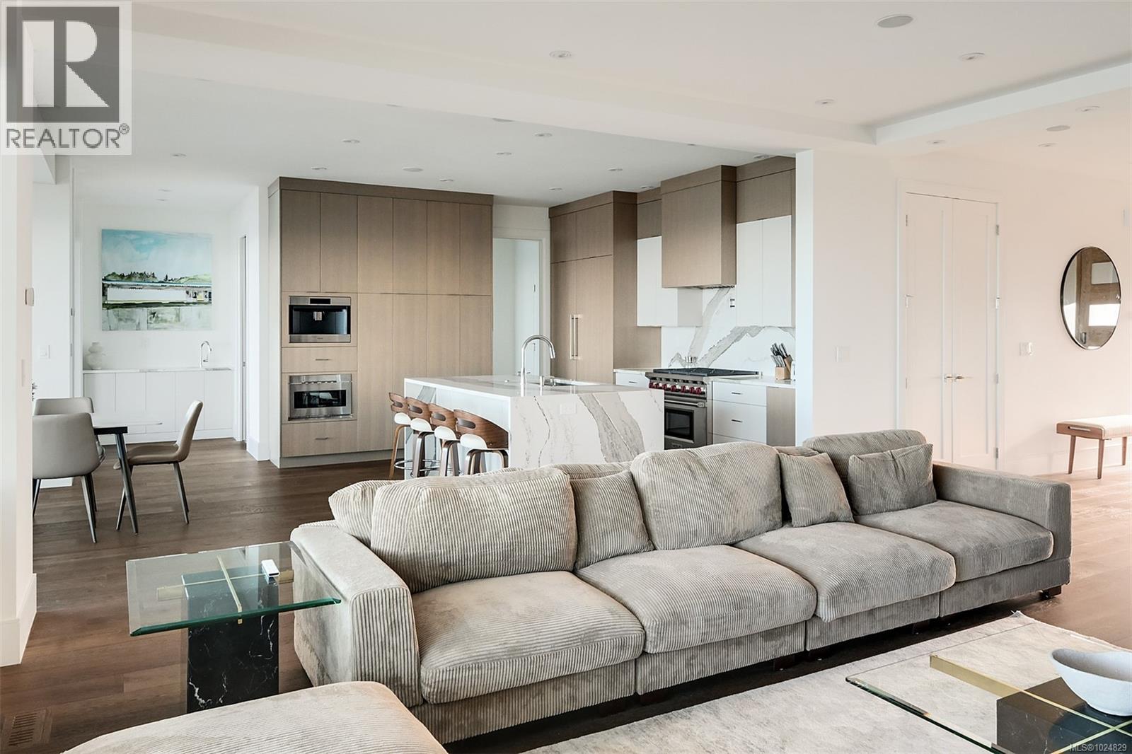 4599 Cordova Bay Rd