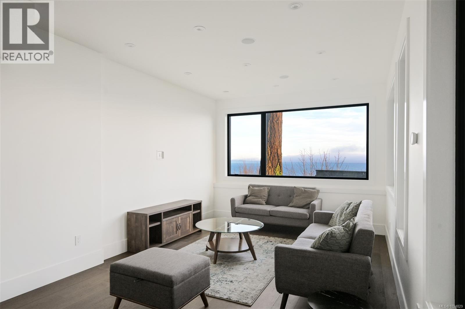4599 Cordova Bay Rd