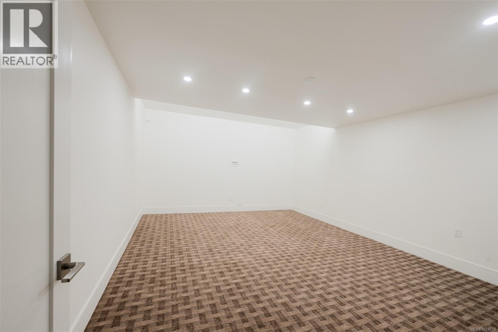 4599 Cordova Bay Rd