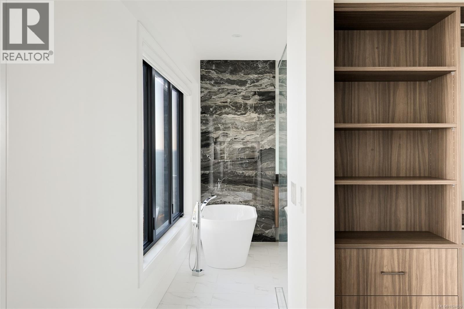 4599 Cordova Bay Rd