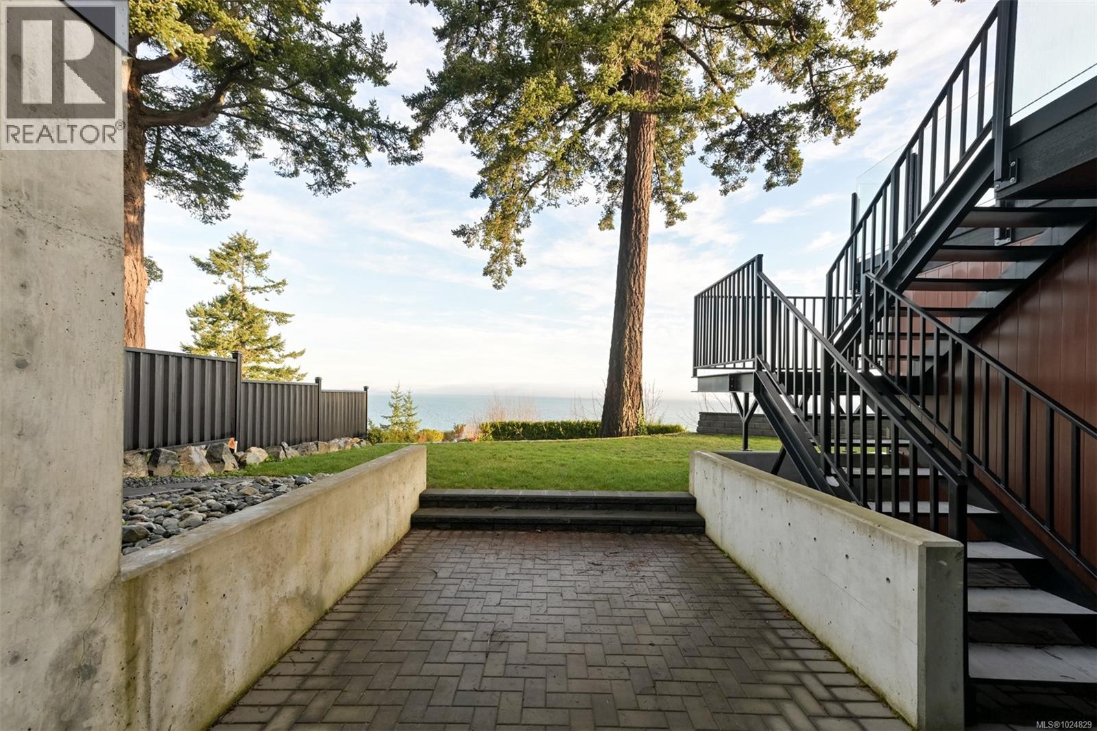 4599 Cordova Bay Rd