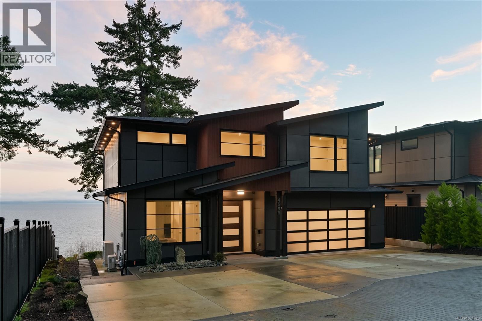 4599 Cordova Bay Rd