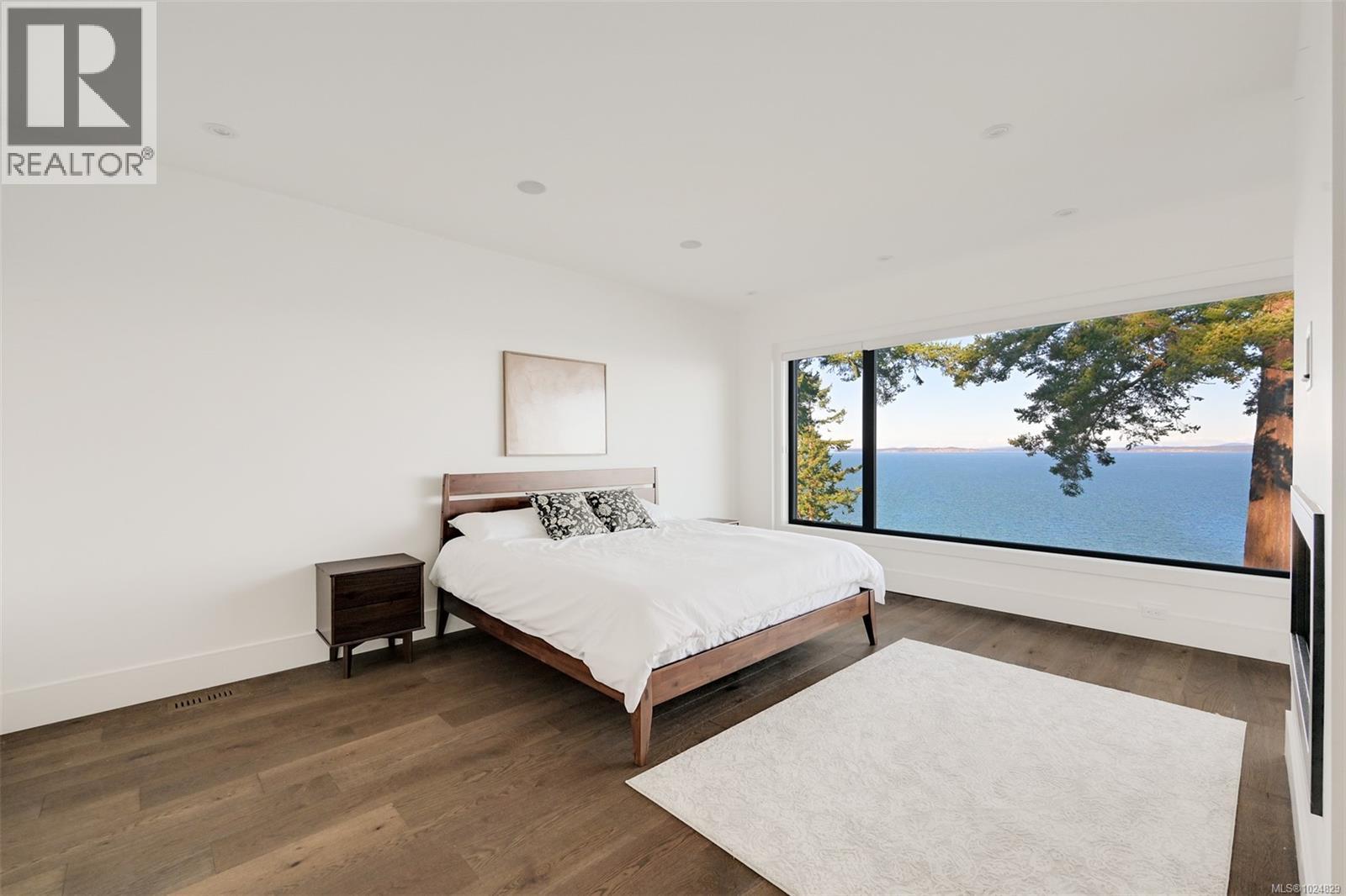4599 Cordova Bay Rd