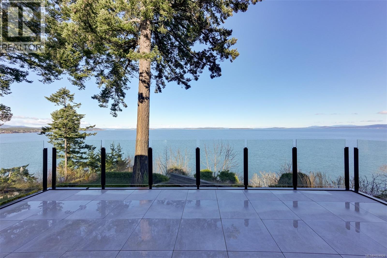 4599 Cordova Bay Rd