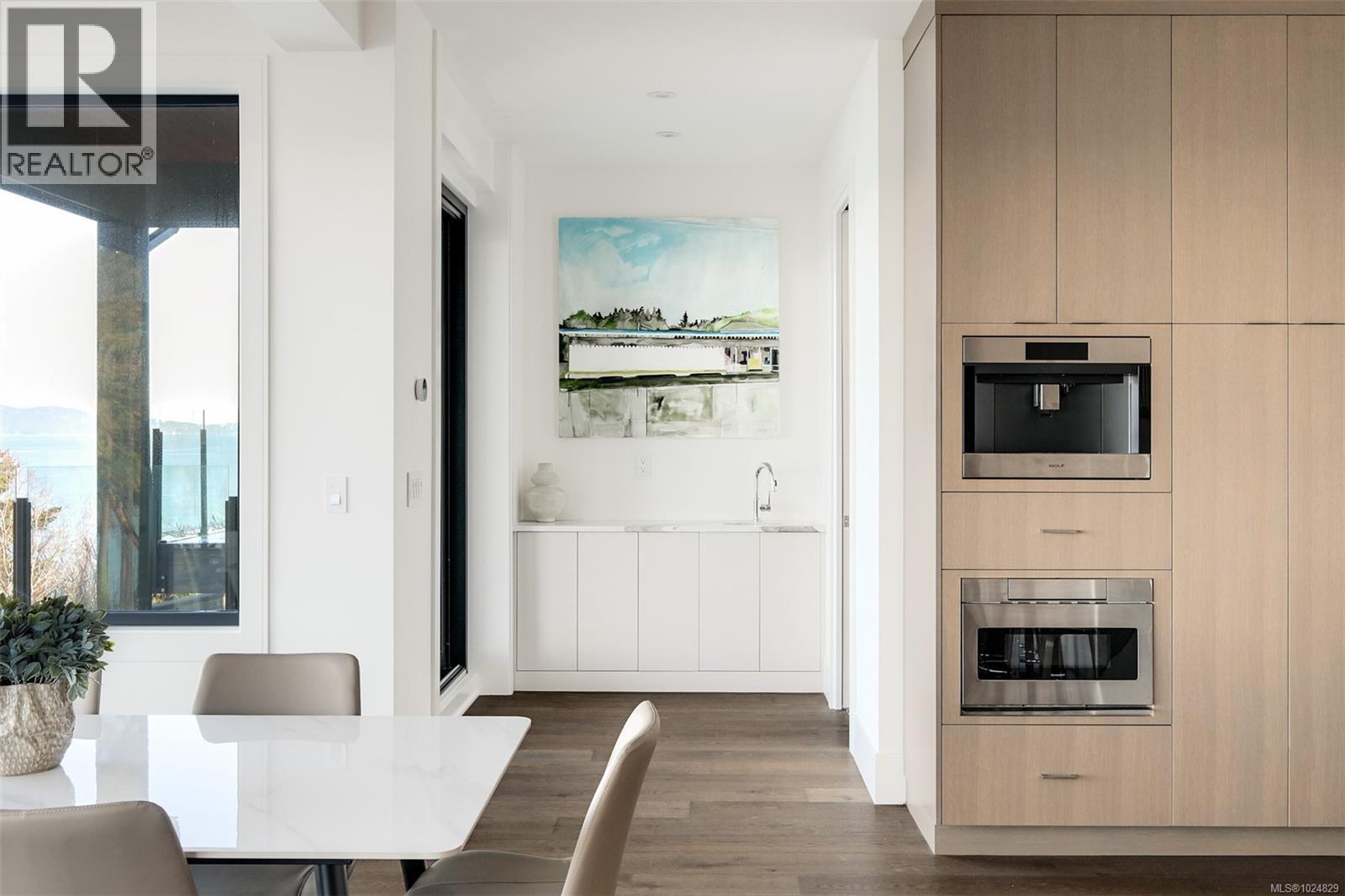 4599 Cordova Bay Rd