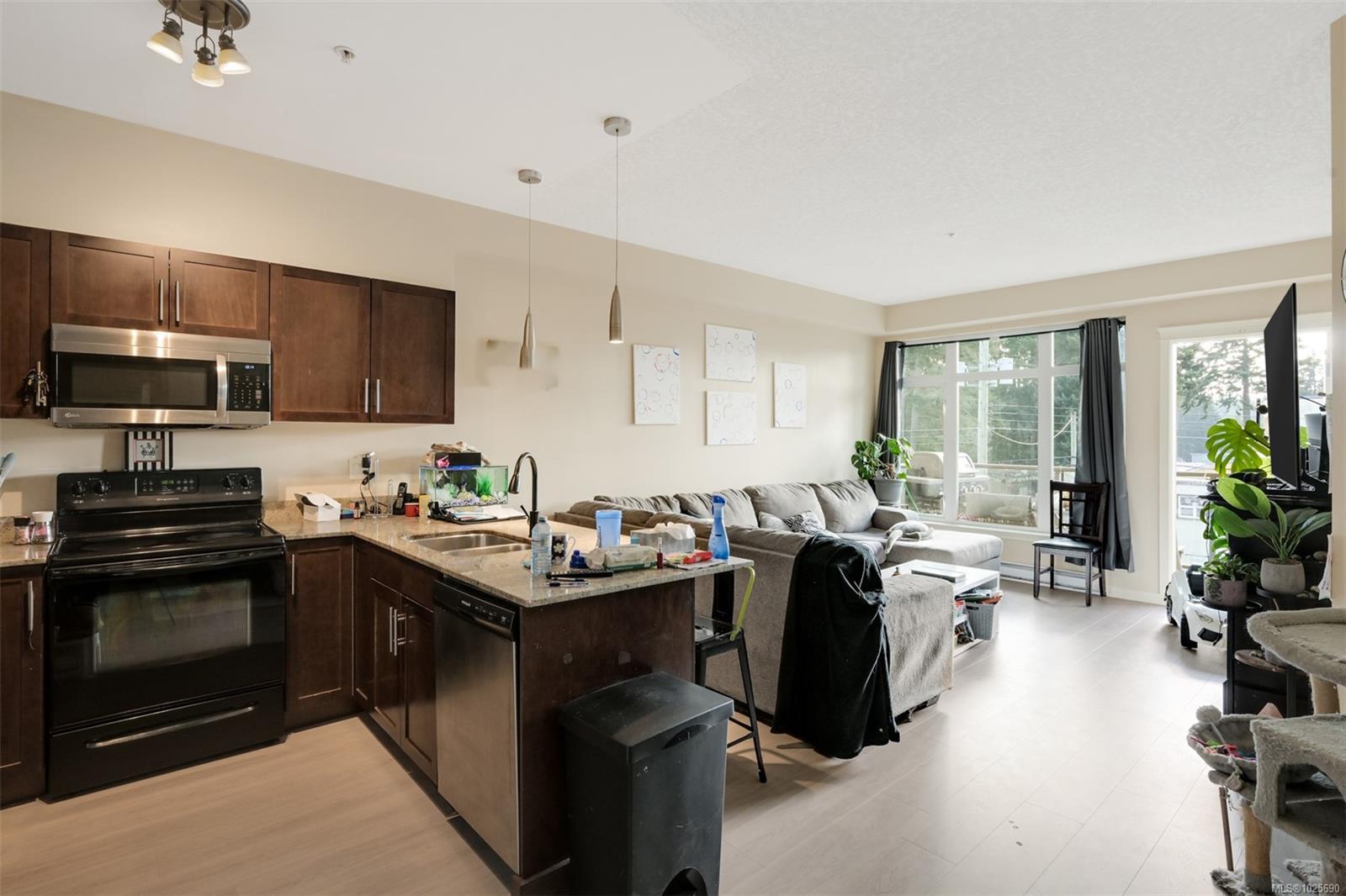 2220 Sooke Rd # 305