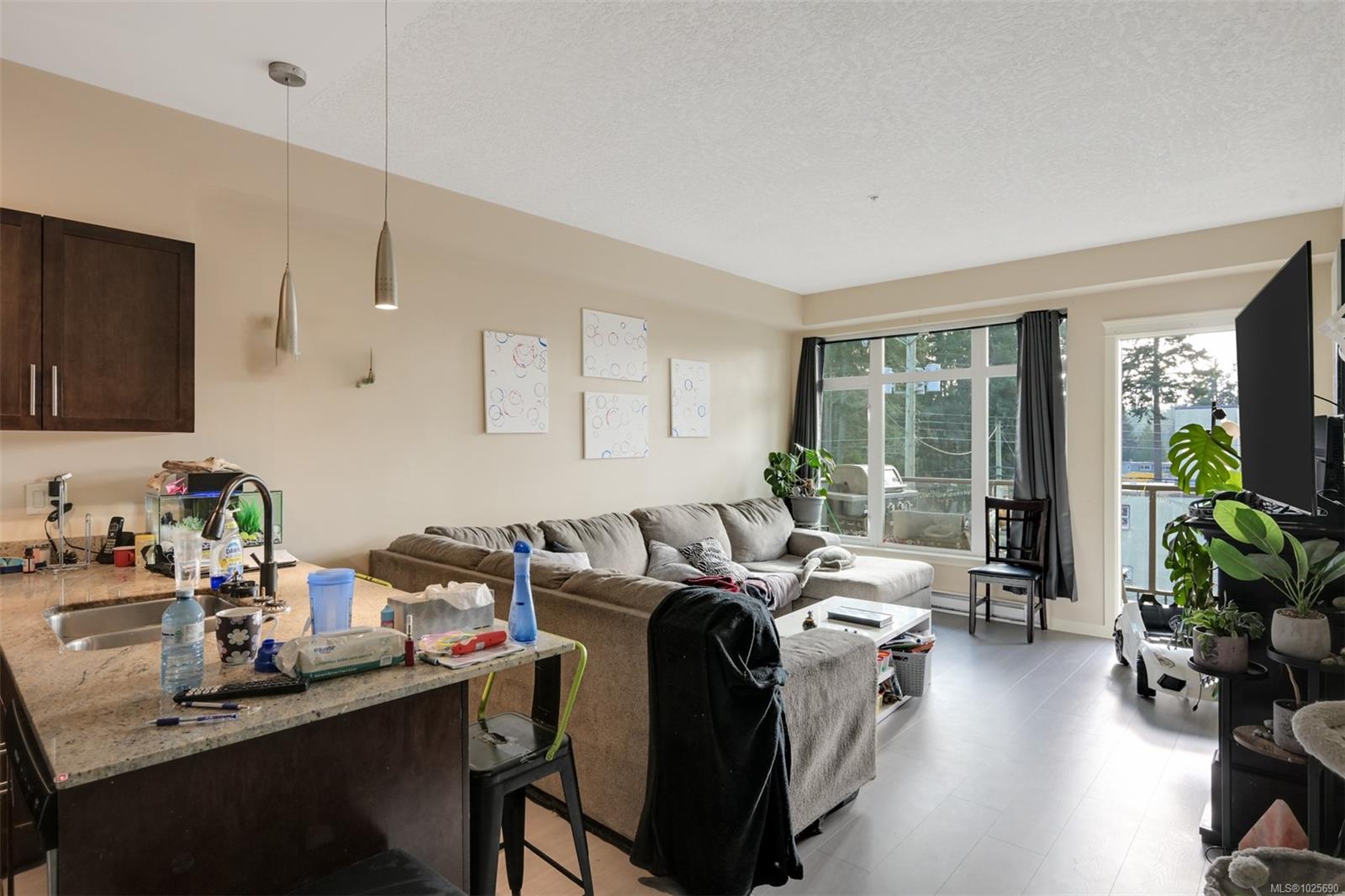 2220 Sooke Rd # 305