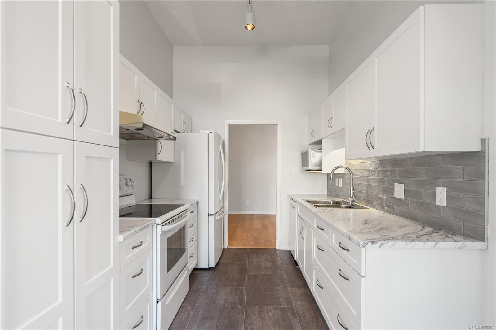 11 Cooperage Pl #104