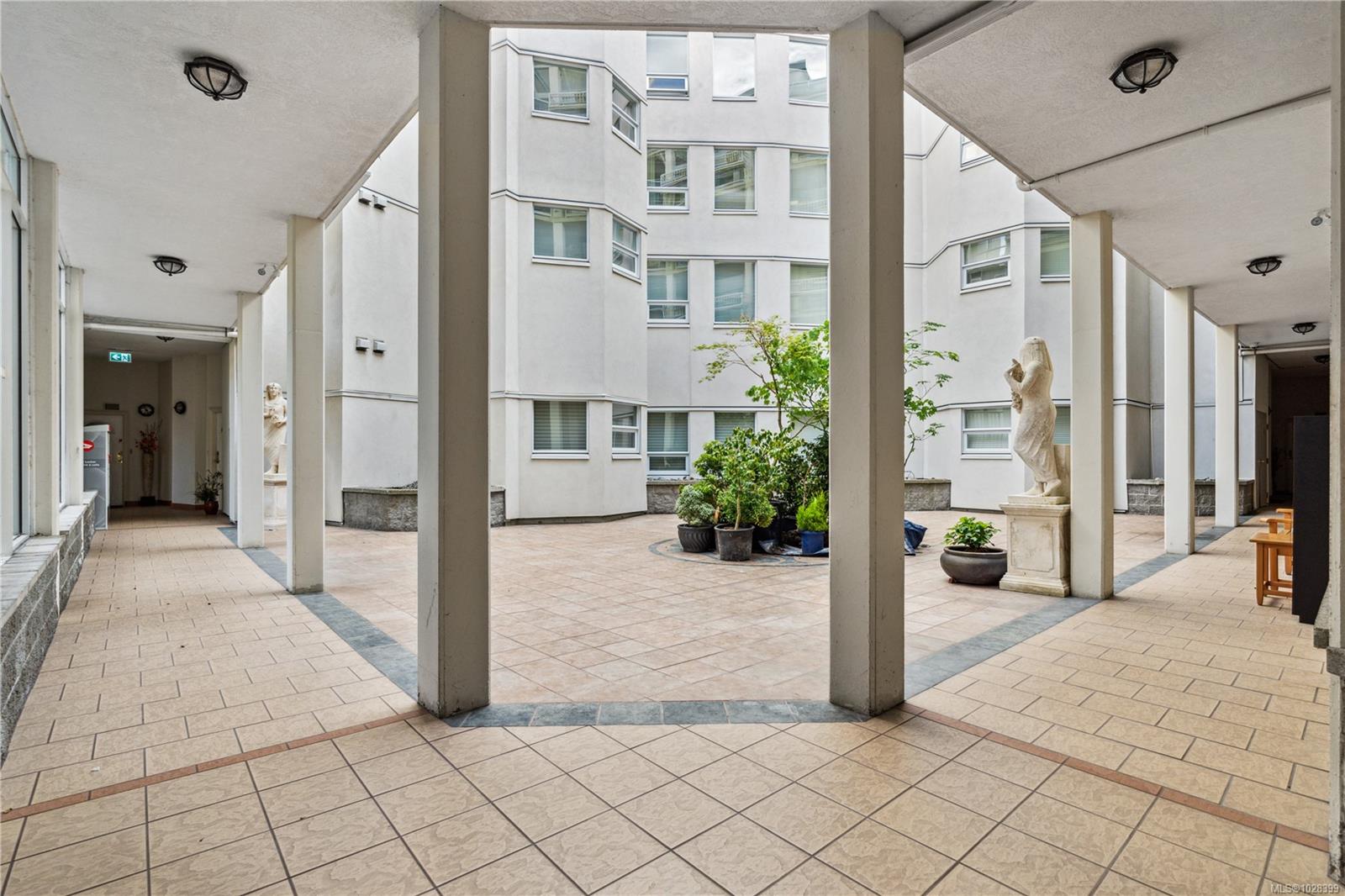 11 Cooperage Pl #104