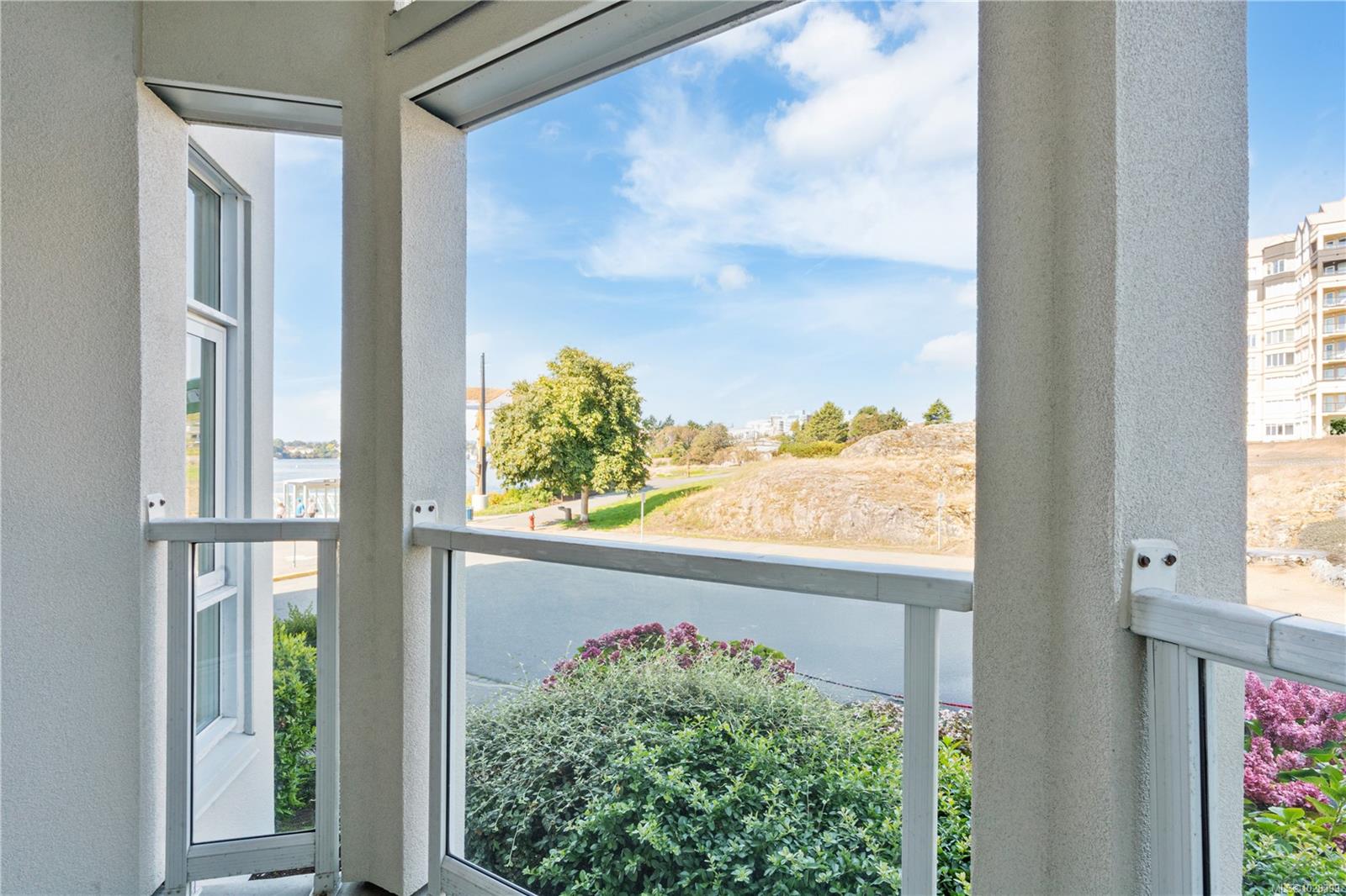 11 Cooperage Pl #104