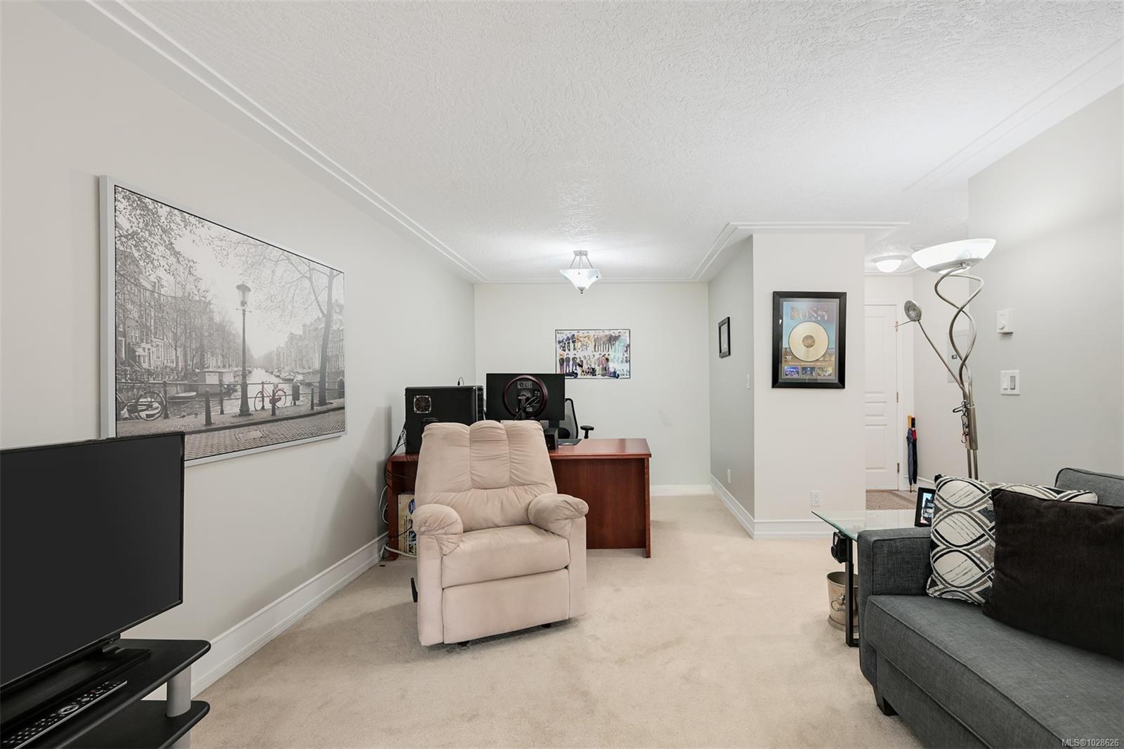 894 Vernon Ave # 208