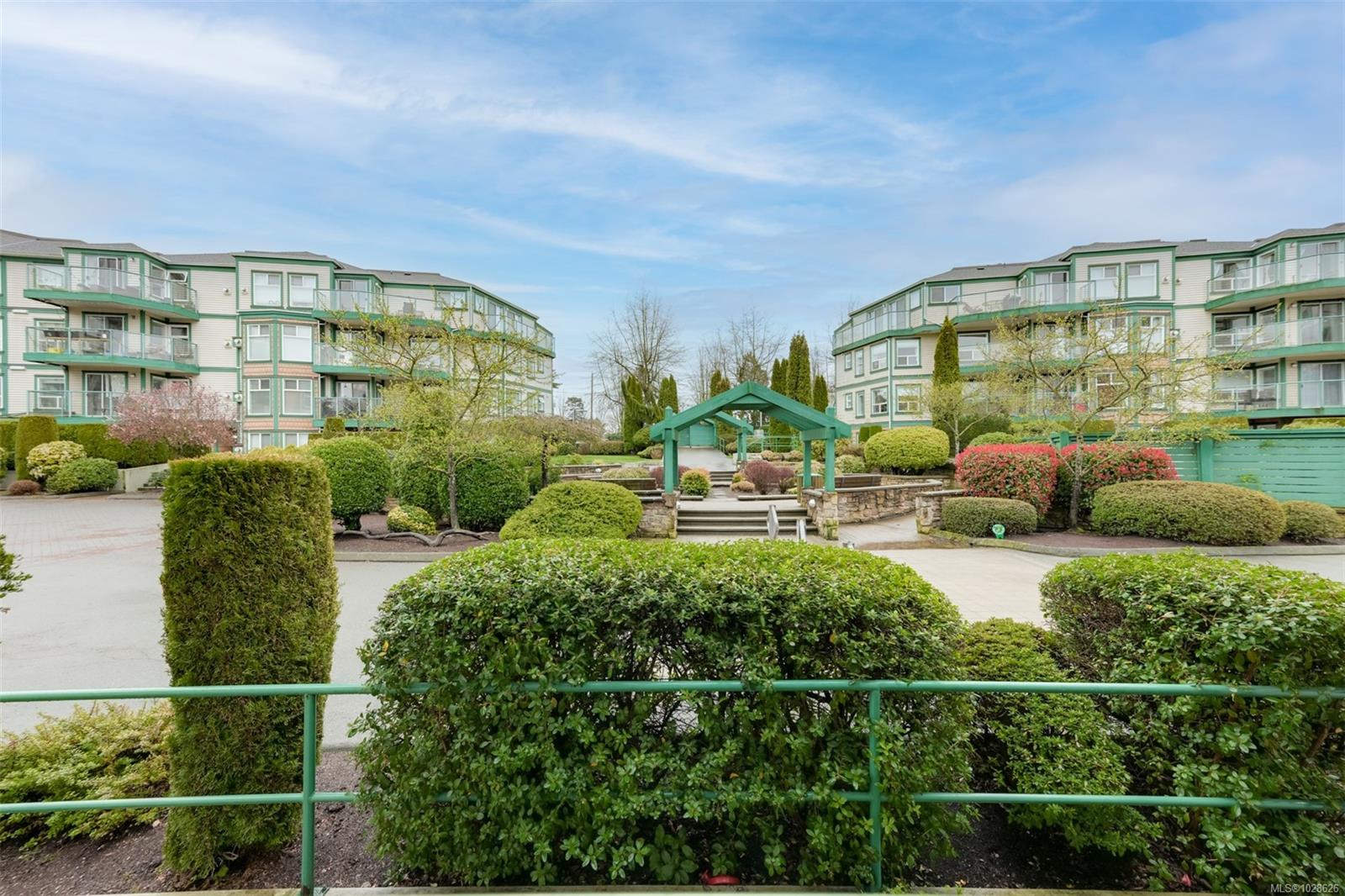 894 Vernon Ave # 208