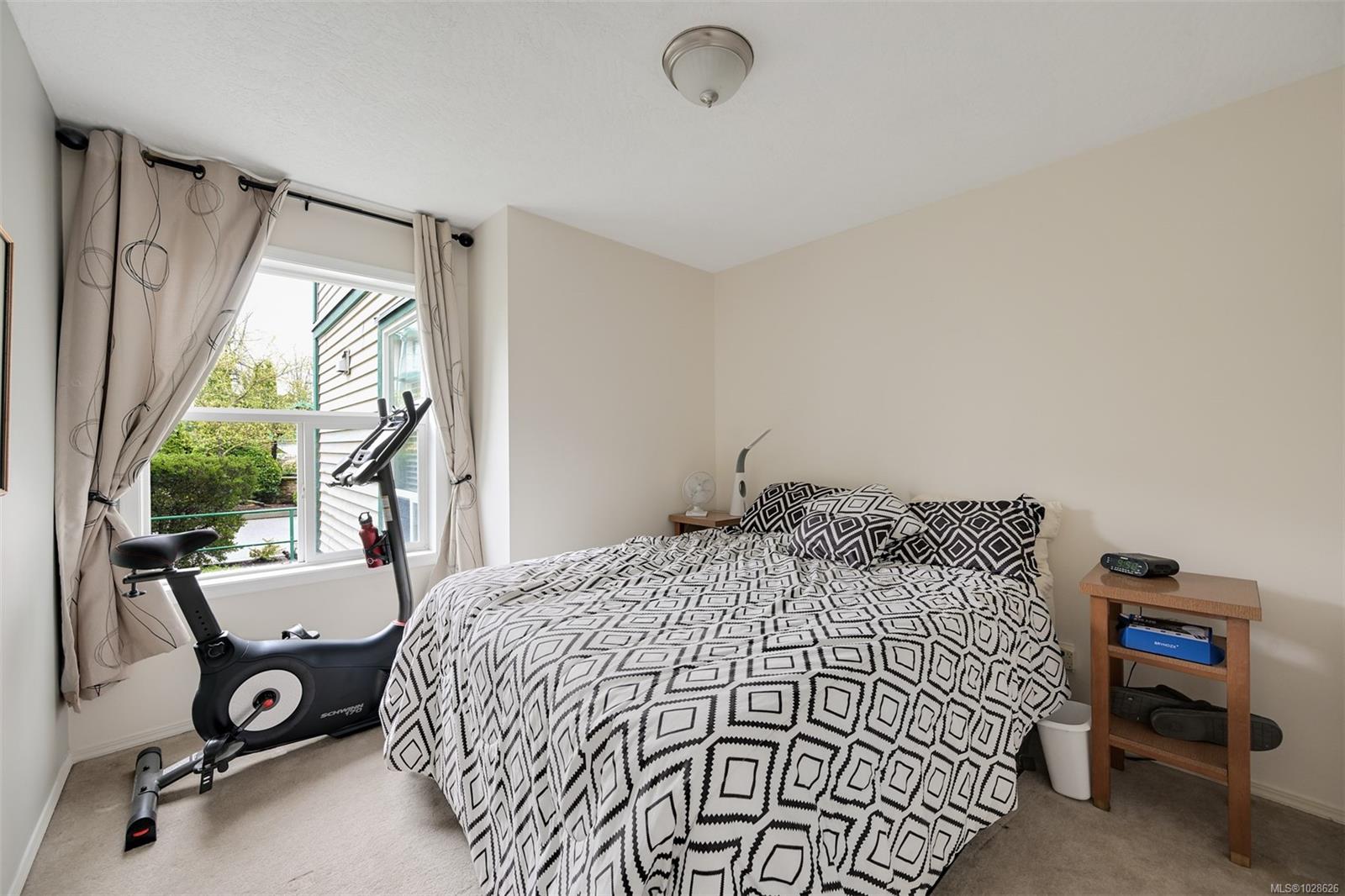 894 Vernon Ave # 208