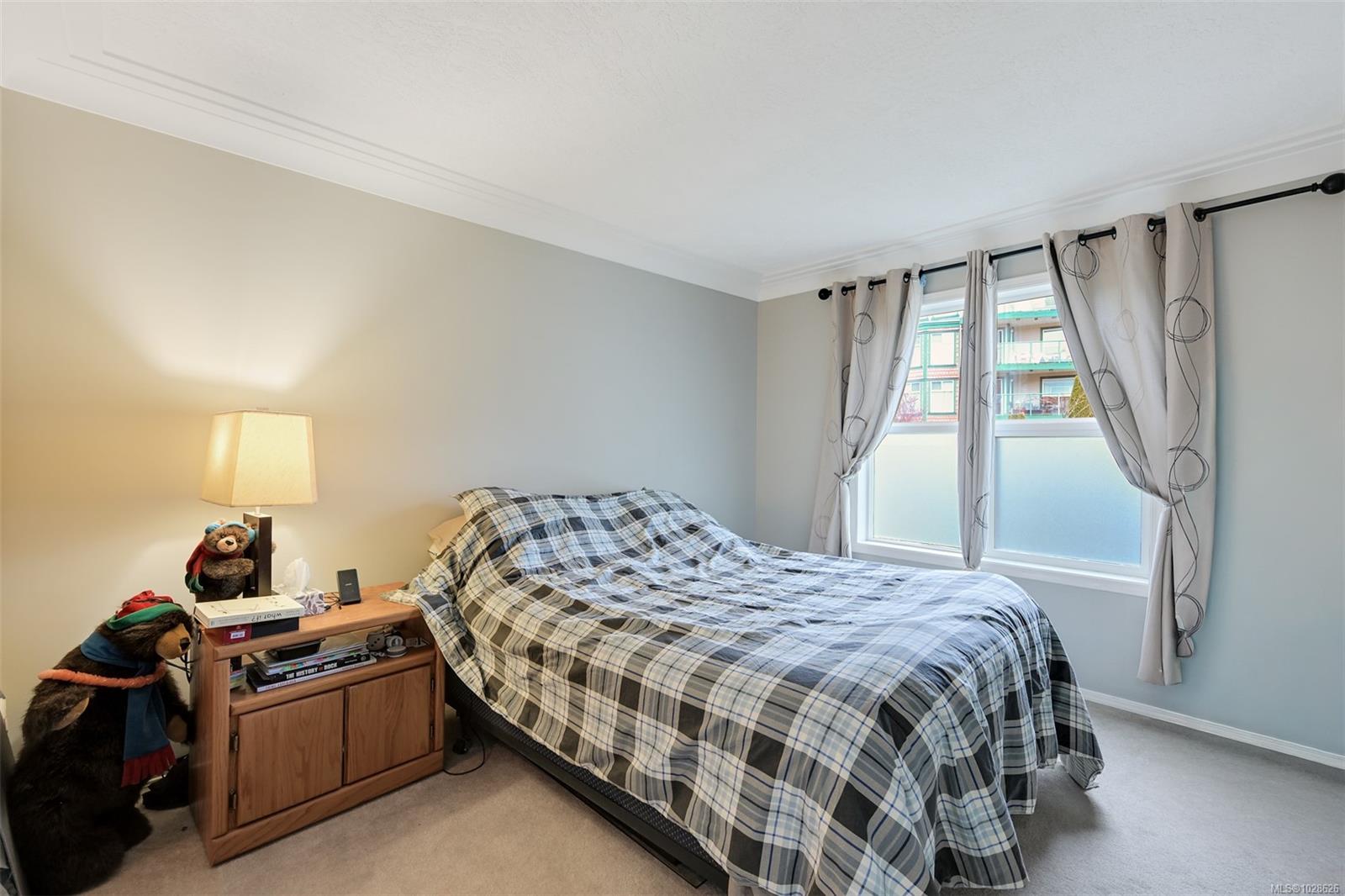 894 Vernon Ave # 208