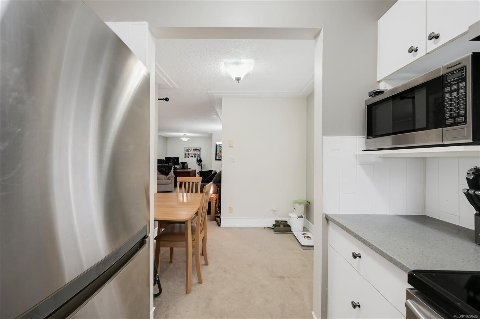 894 Vernon Ave # 208