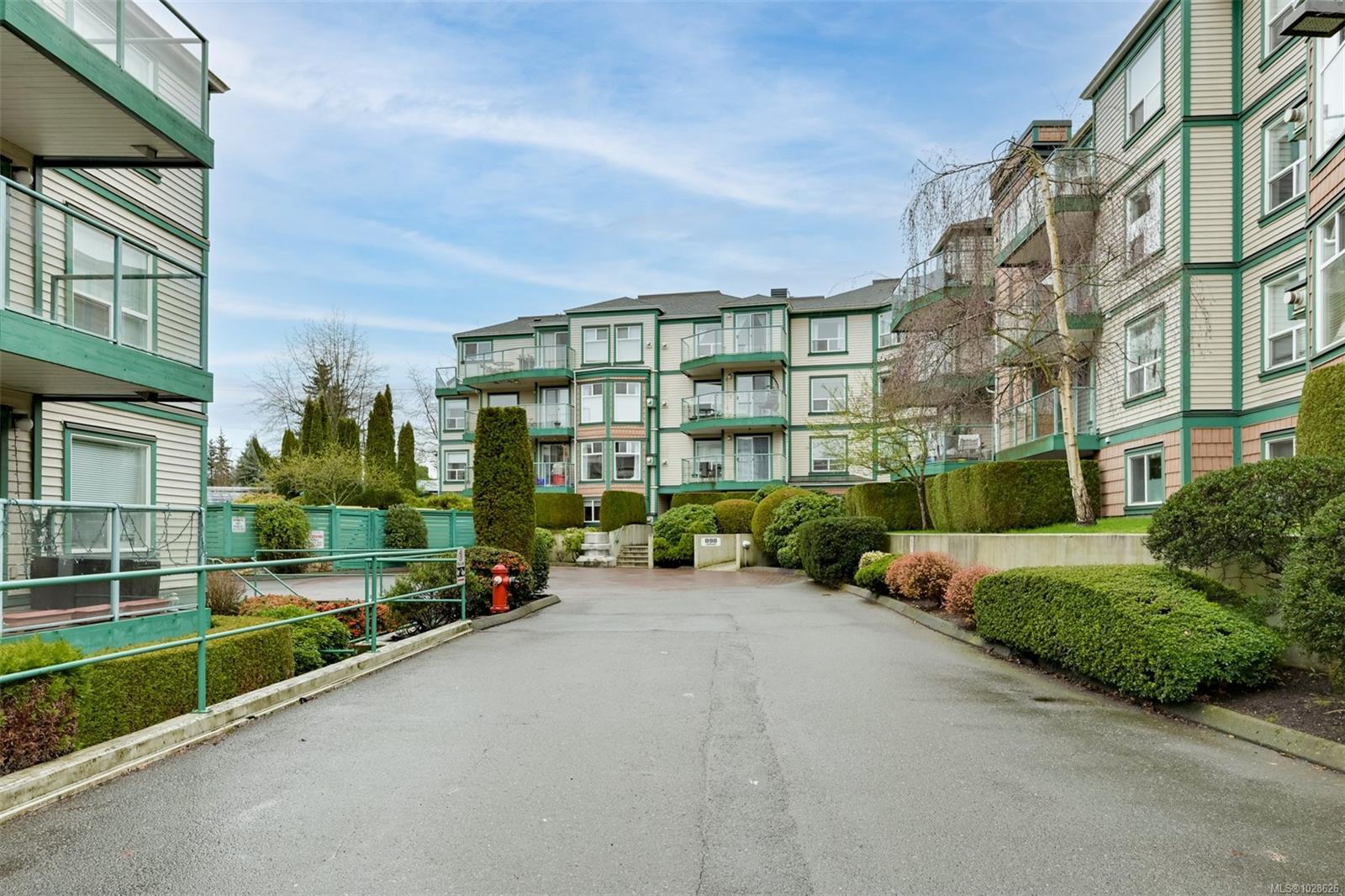 894 Vernon Ave # 208