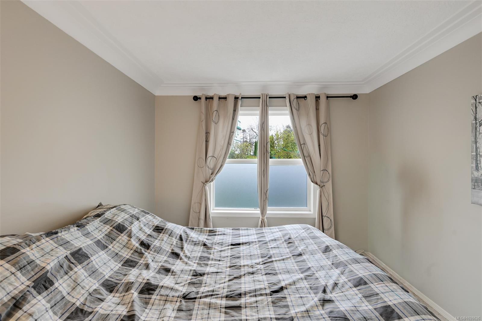 894 Vernon Ave # 208