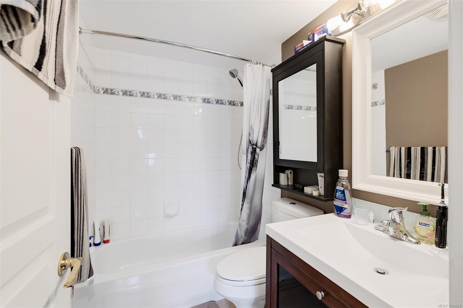 894 Vernon Ave # 208