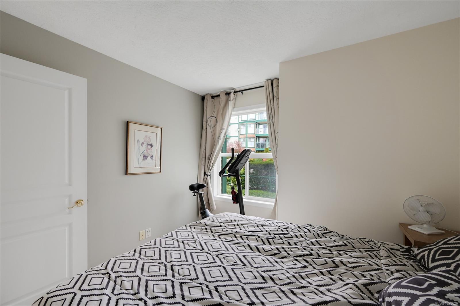 894 Vernon Ave # 208