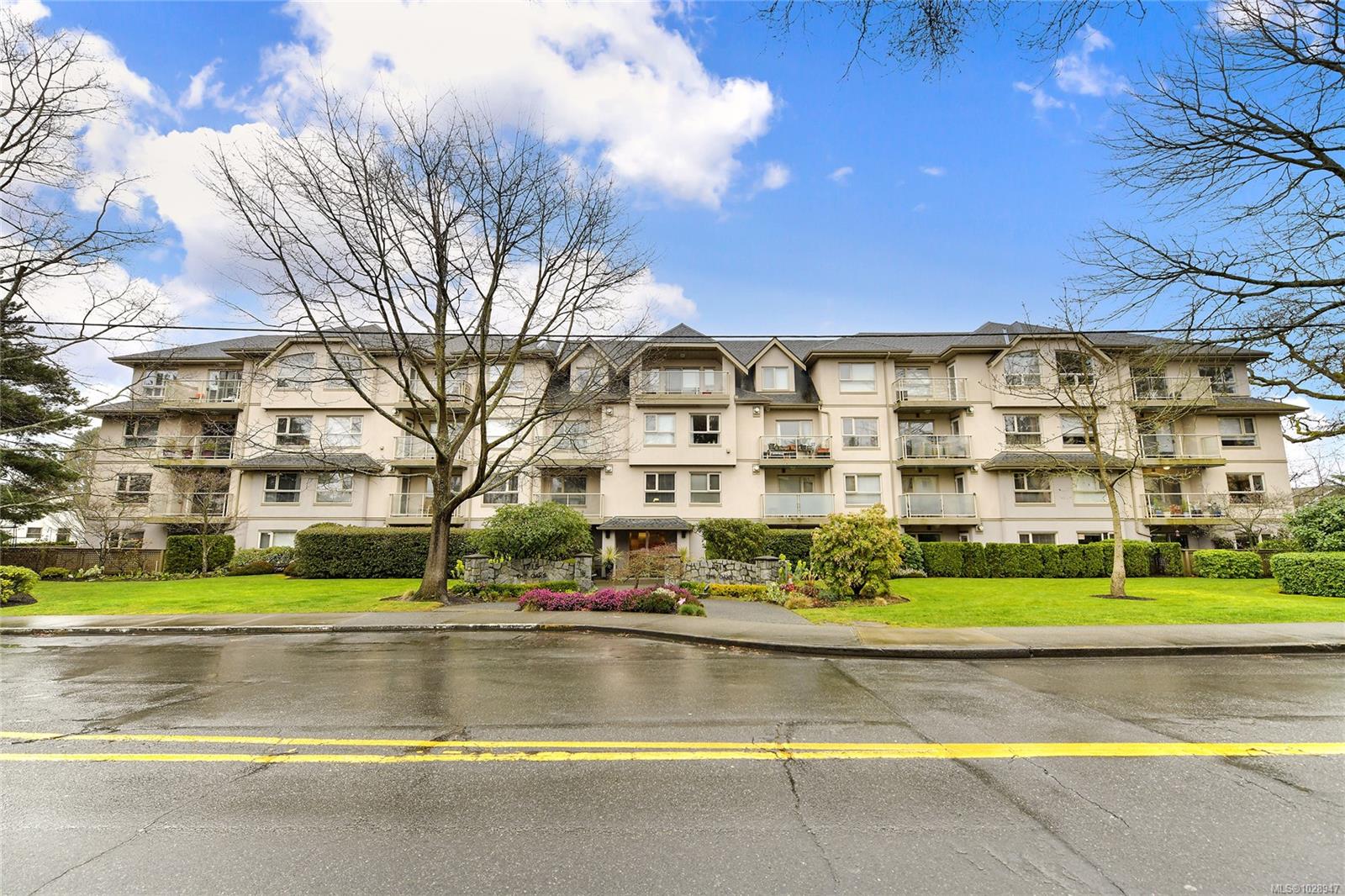 1715 Richmond Ave # 406