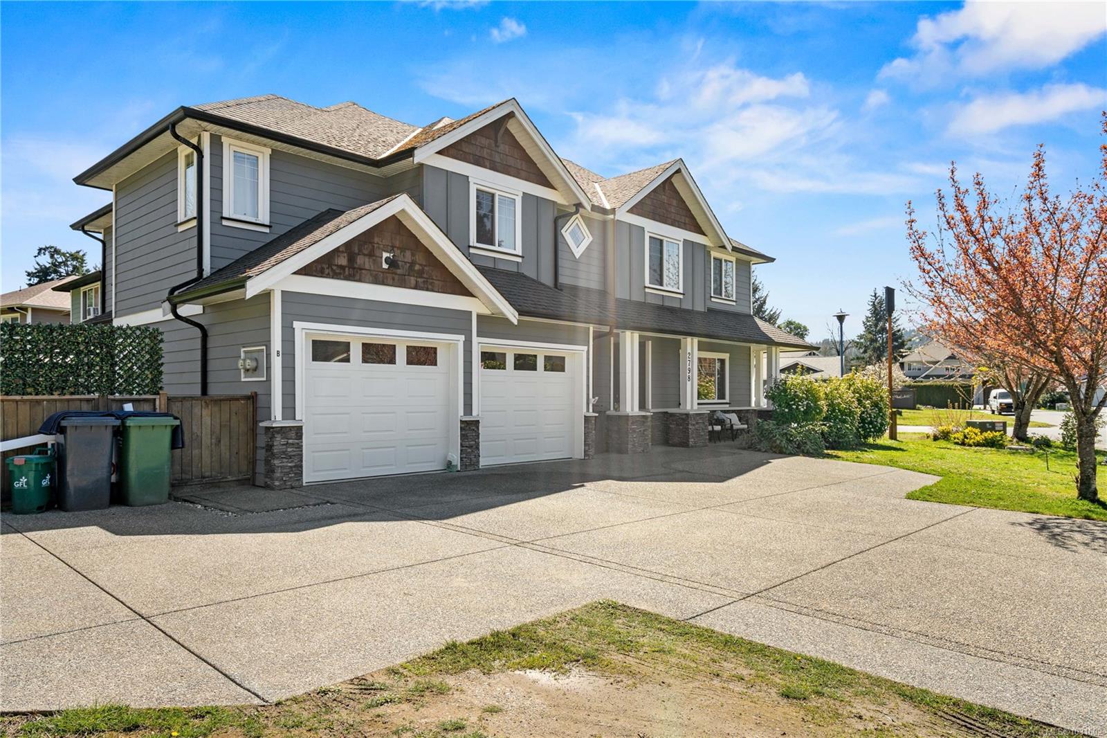 2798 Lakeshore Pl