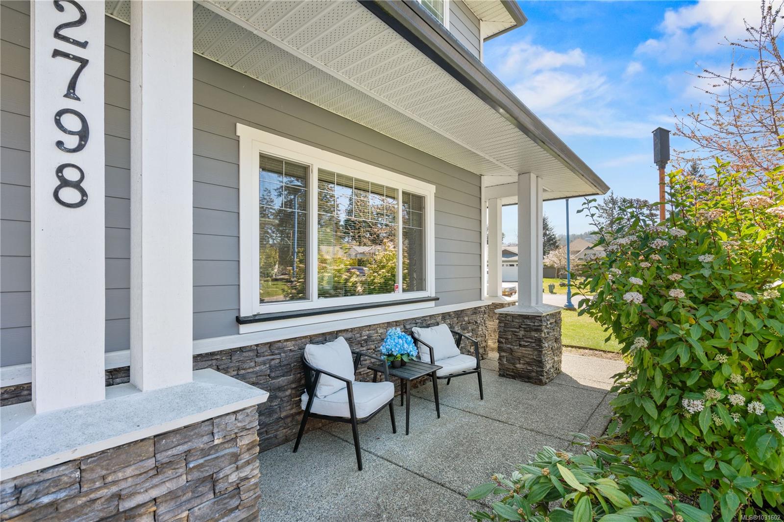 2798 Lakeshore Pl